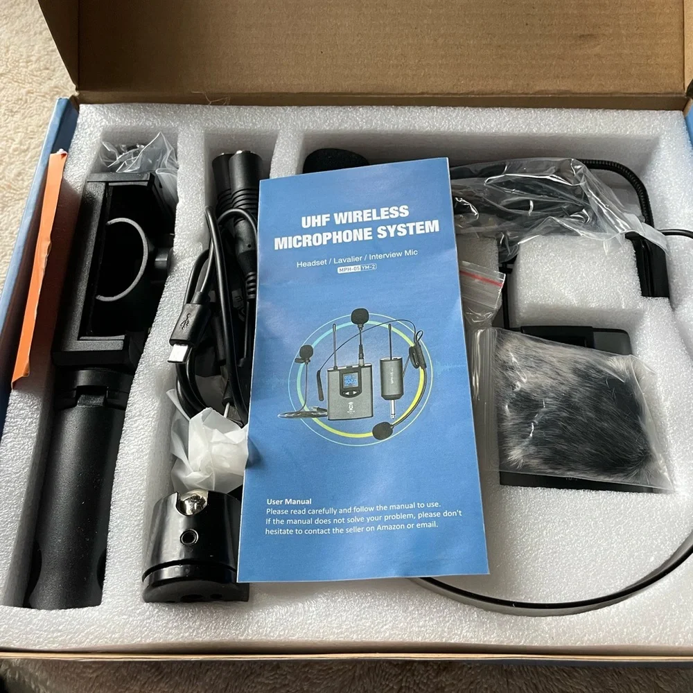 Source Unknown Wireless Headset System - Black and Blue